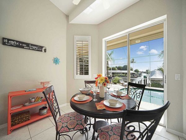 Three Bedroom Waterside Vacation Rental Home Cape Coral