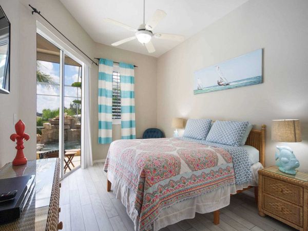 Three Bedroom Waterside Vacation Rental Home Cape Coral