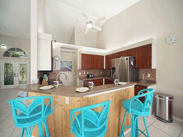 Three Bedroom Waterside Vacation Rental Home Cape Coral