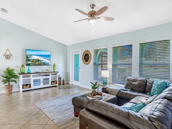 Charming 3 Bedroom Vacation Home with Private Pool