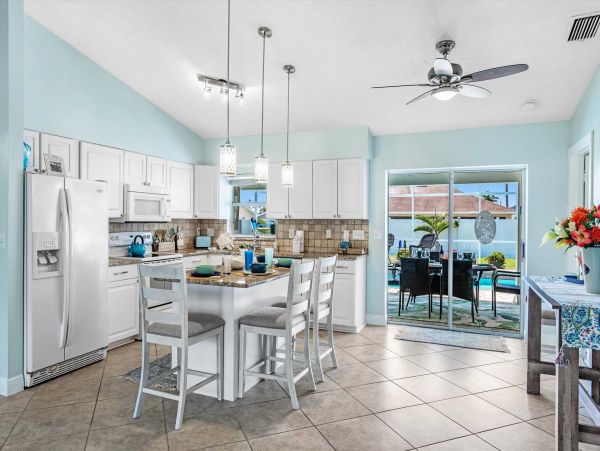 Charming 3 Bedroom Vacation Home with Private Pool