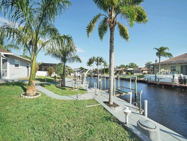Cape Coral Lovely Luxury Home Away from Home