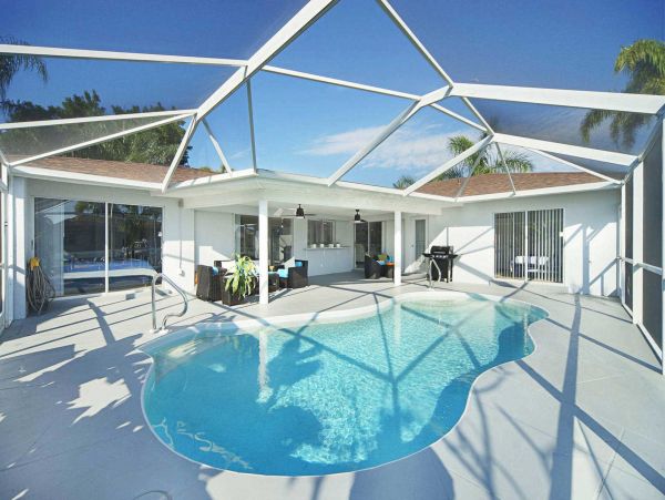 Cape Coral Lovely Luxury Home Away from Home
