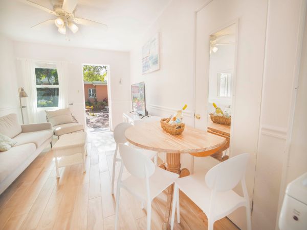 Pet friendly Renovated Bungalow