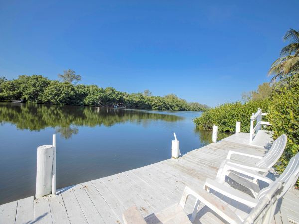 Pet friendly Renovated Bungalow
