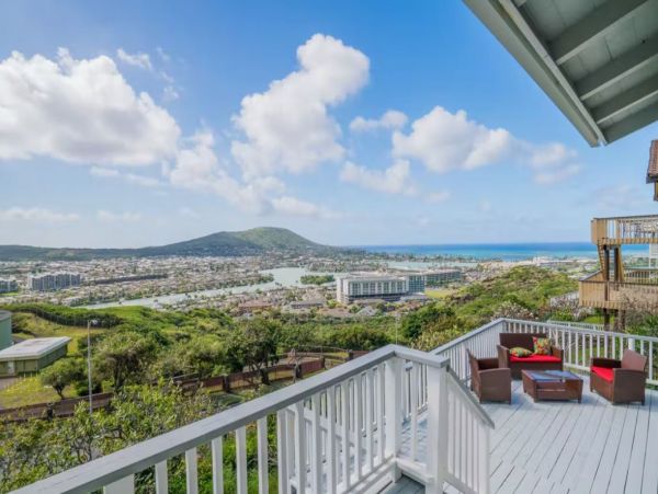 Honolulu Vacation Rental with Ocean Views 4-Bedroom Home