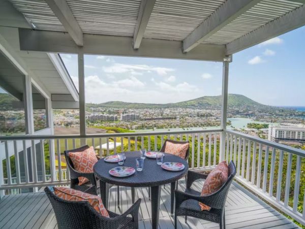 Honolulu Vacation Rental with Ocean Views 4-Bedroom Home