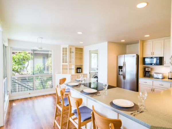 Honolulu Vacation Rental with Ocean Views 4-Bedroom Home