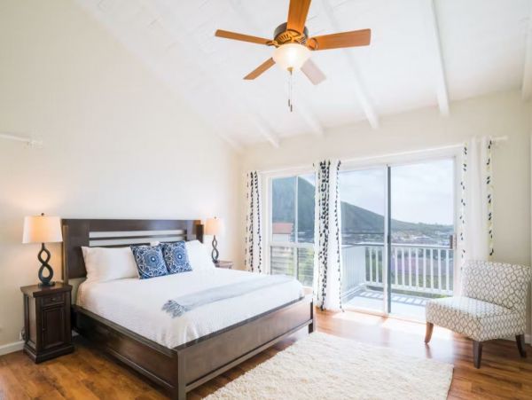 Honolulu Vacation Rental with Ocean Views 4-Bedroom Home