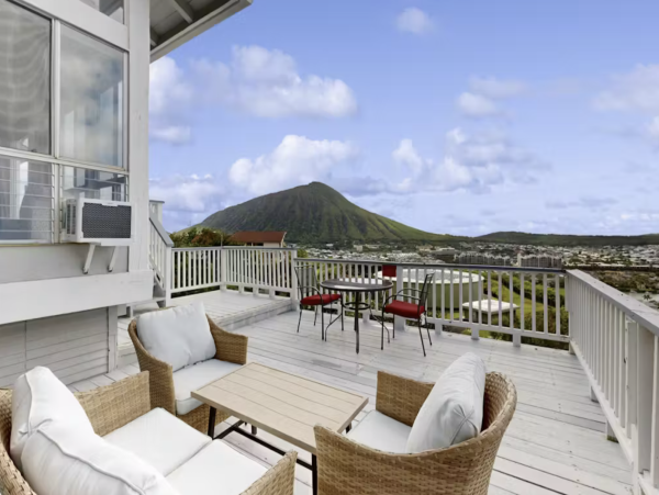 Honolulu Vacation Rental with Ocean Views 4-Bedroom Home