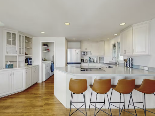 Honolulu Vacation Rental with Ocean Views 4-Bedroom Home