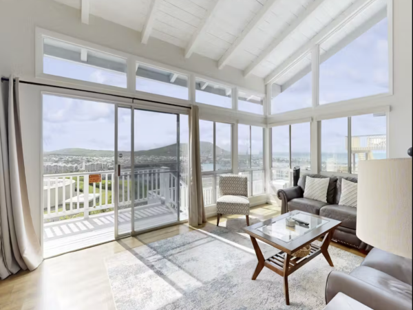 Honolulu Vacation Rental with Ocean Views 4-Bedroom Home