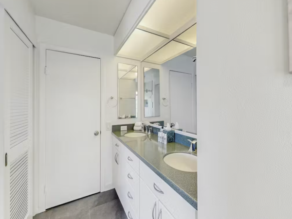Honolulu Vacation Rental with Ocean Views 4-Bedroom Home