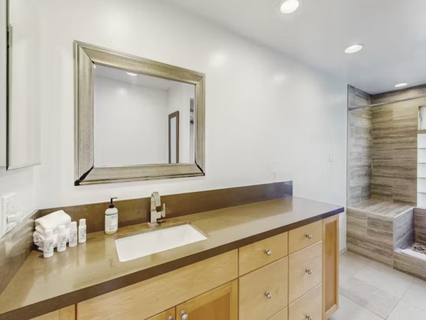 Honolulu Vacation Rental with Ocean Views 4-Bedroom Home