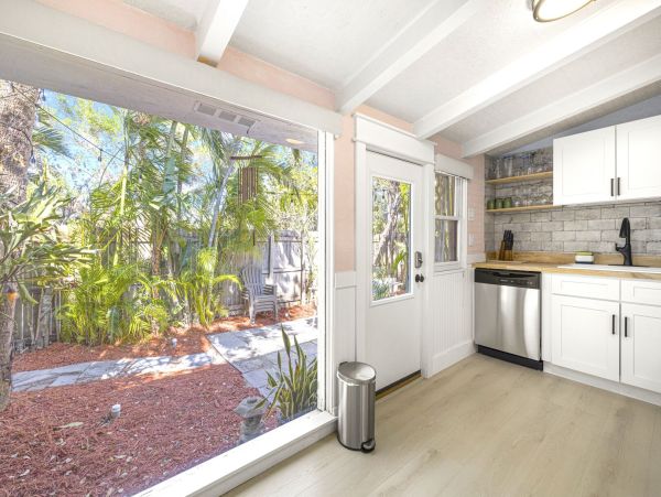 Siesta Key Two Bedroom Tropical Cottage