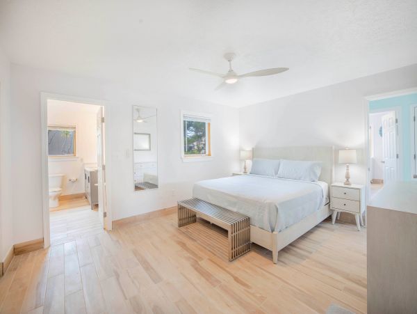 3 Bedroom Oceanfront Apartment, pet friendly, best location in Siesta Key