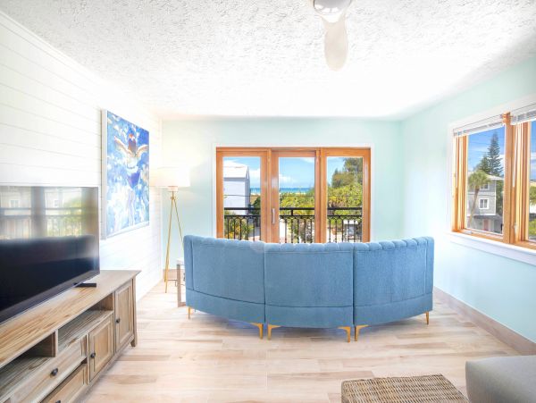 3 Bedroom Oceanfront Apartment, pet friendly, best location in Siesta Key