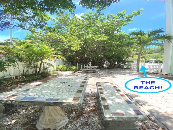3 Bedroom Oceanfront Apartment, pet friendly, best location in Siesta Key