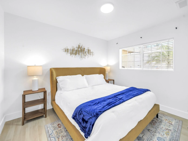 Beach Retreat with Heated Pool in the Heart of Siesta Key Village
