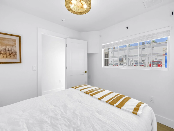 Beach Retreat with Heated Pool in the Heart of Siesta Key Village
