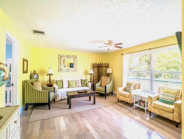 Siesta Key Vacation Home Eight Bedroom Walk to Beach