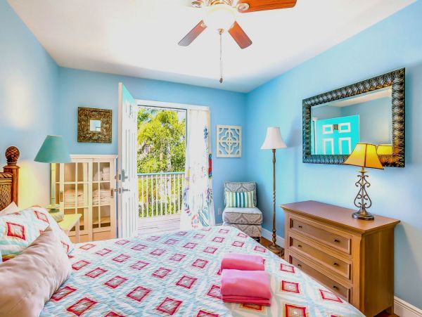 Siesta Key Vacation Home Eight Bedroom Walk to Beach