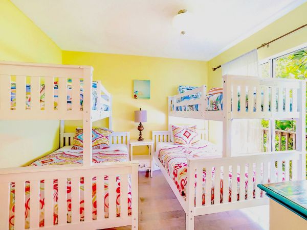 Siesta Key Vacation Home Eight Bedroom Walk to Beach