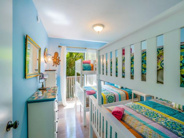 Siesta Key Vacation Home Eight Bedroom Walk to Beach