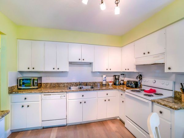 Siesta Key Vacation Home Eight Bedroom Walk to Beach