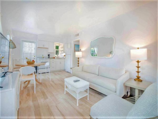 Secluded Vacation Rental on Siesta Key Near the Beach
