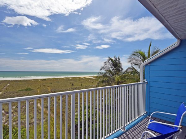 Gulf Front 3 Bedroom 3.5 Baths Vacation Home in Siesta Key