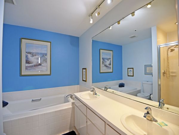 Gulf Front 3 Bedroom 3.5 Baths Vacation Home in Siesta Key
