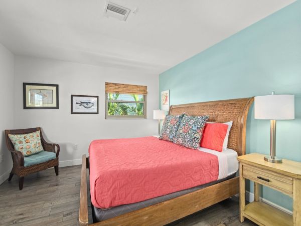 Siesta Key Four Bedrooms Rent Separately or as One