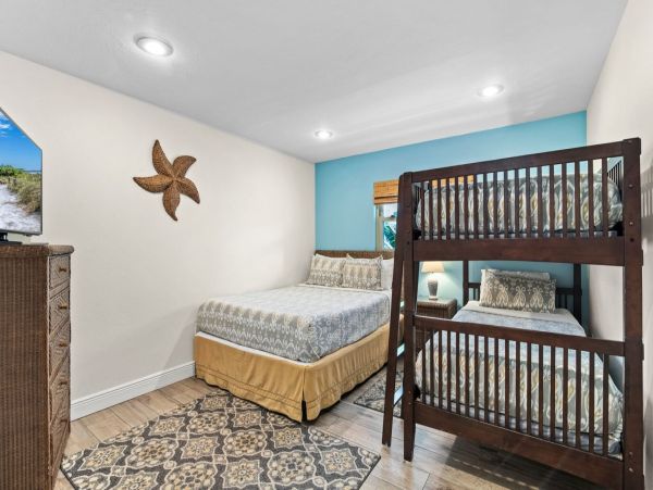 Siesta Key Four Bedrooms Rent Separately or as One