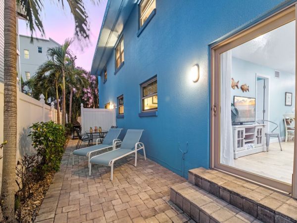Siesta Key Four Bedrooms Rent Separately or as One