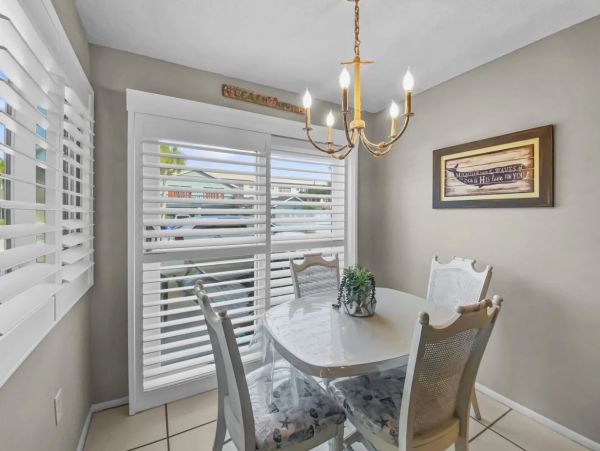 Siesta Key Beachfront Condo - 2-Bedroom Vacation Rental near Siesta Village