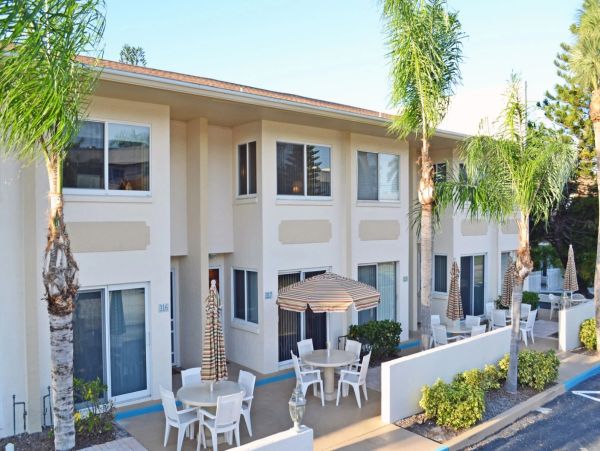 Siesta Key Beachfront Condo - 2-Bedroom Vacation Rental near Siesta Village