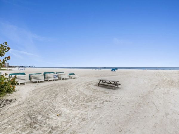 Siesta Key Beachfront Condo - 2-Bedroom Vacation Rental near Siesta Village