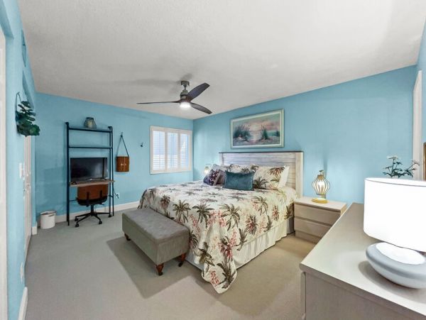 Siesta Key Vacation Rental Near Beach and Local Attractions
