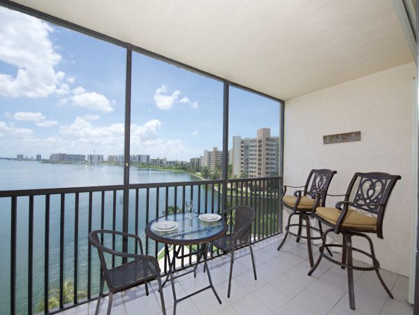 Waterfront 1 Bedroom Vacation Condo in Fort Myers