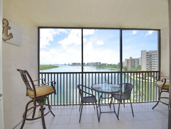 Waterfront 1 Bedroom Vacation Condo in Fort Myers