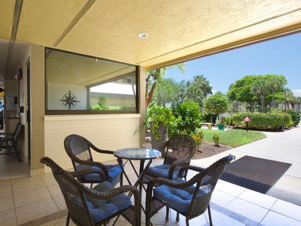 Waterfront 1 Bedroom Vacation Condo in Fort Myers