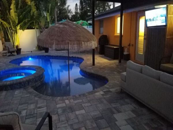 Lovely 2 Bedroom Home with Private Pool