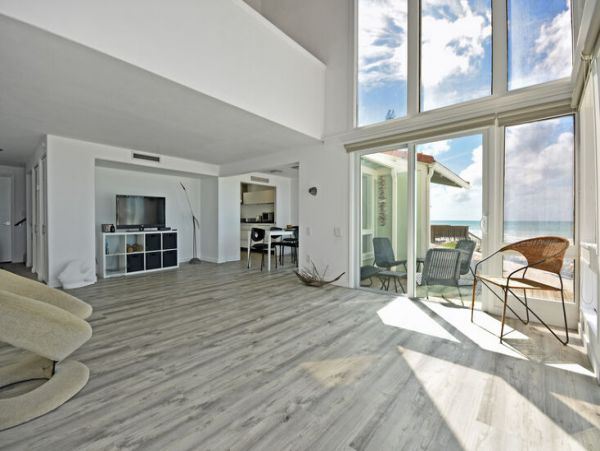 Gulf Front Two Bedroom Condo with Spectacular Gulf Views and Amenities