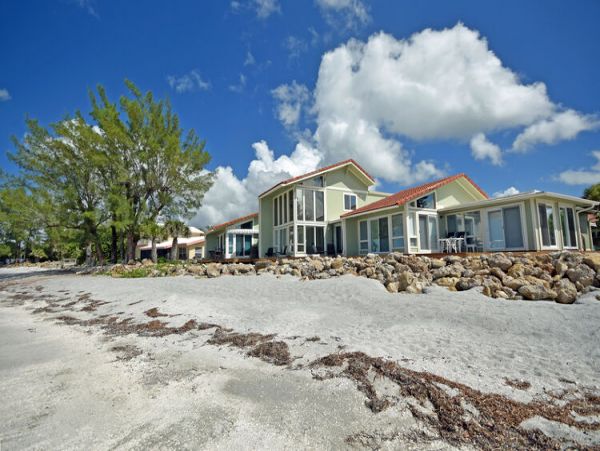 Gulf Front Two Bedroom Condo with Spectacular Gulf Views and Amenities