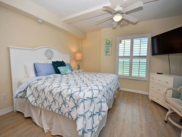 Beautiful 3 Bedroom Manasota Key Vacation Condo Ocean Views