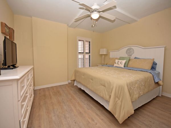 Beautiful 3 Bedroom Manasota Key Vacation Condo Ocean Views