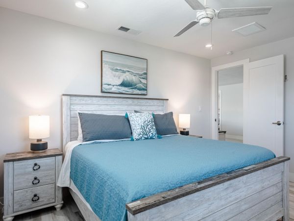 Fort Myers Villa for 8 Guests with Dock and Pool Sleeps 8