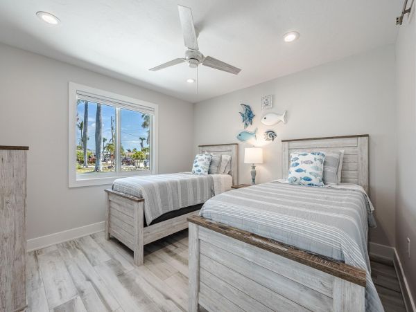 Fort Myers Villa for 8 Guests with Dock and Pool Sleeps 8