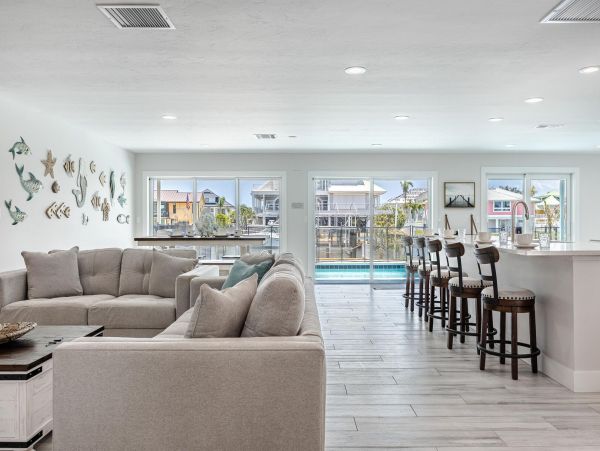 Fort Myers Villa for 8 Guests with Dock and Pool Sleeps 8